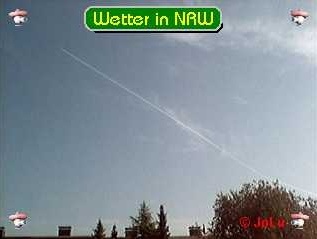 Holzwickede am Donnerstag, 18.10.2001 um 08:12
Ein Flugzeug fliegt im Bild!